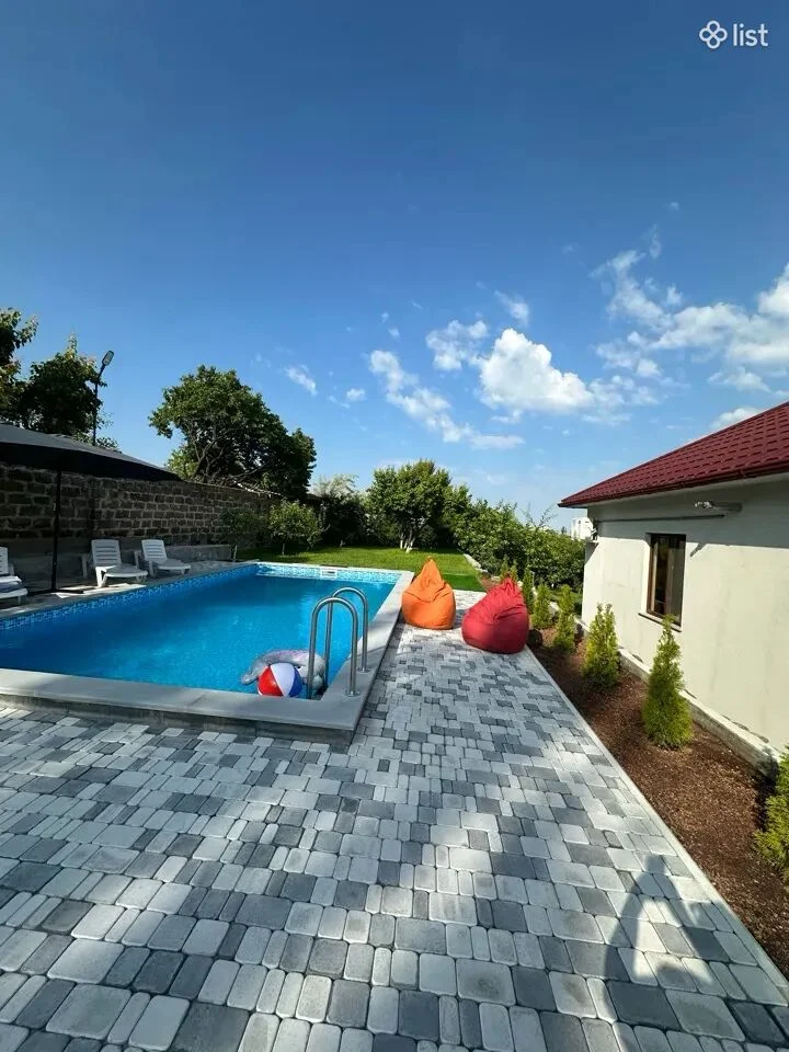 Private House on Aygegortsakan 10th Street in Dzoraghbyur, 1,200 sq.m.