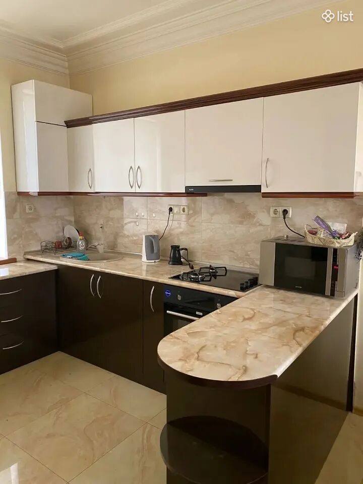 Երկու հարկանի քարե տուն 6-րդ փողոցում Զովունիում, 120 քմ, 400 քմ հողի վրա, 2 սանհանգույց