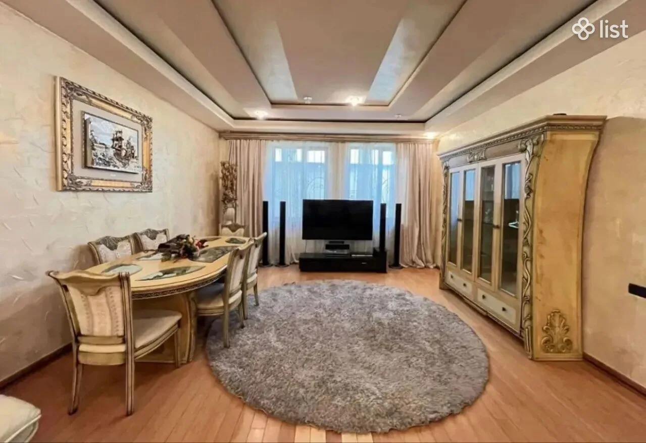 Three story stone townhouse on Praha Street in the center, 307 sq.m., on a 100 sq.m. land