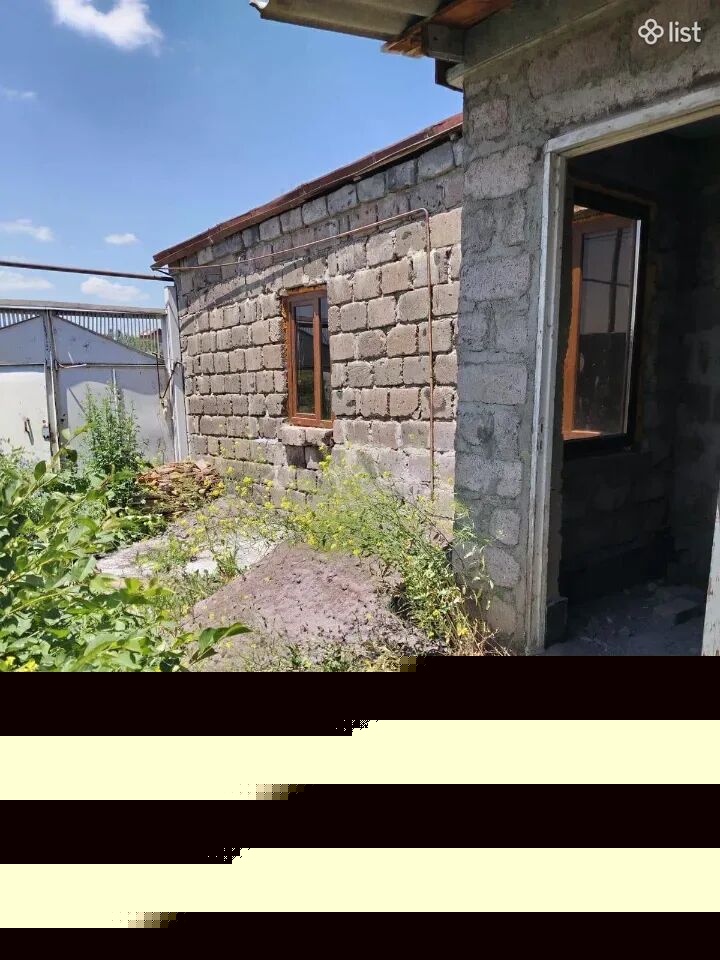 Մեկ հարկանի քարե տուն, Հ. Սարգսյան փողոց 2-րդ անցում Գյումրիում, 90 քմ, 176 քմ հողի վրա