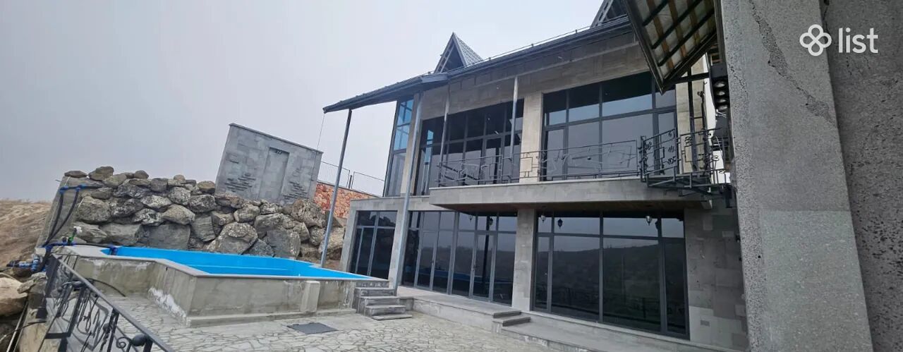 Երկու հարկանի քարե տուն Արգելում, 527 քմ, 1400 քմ հողի վրա, 2 սանհանգույց