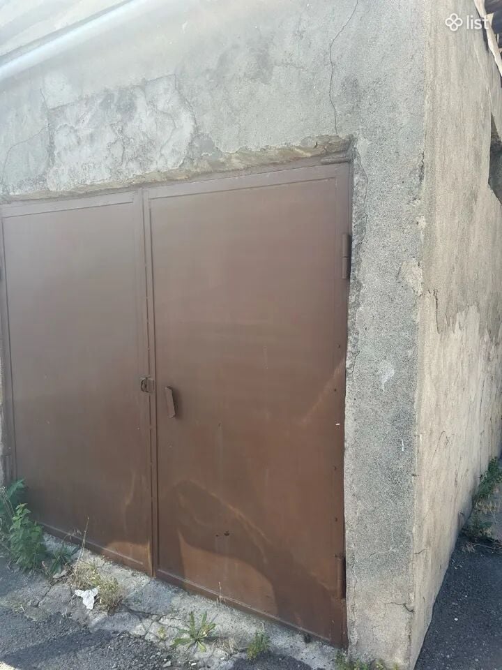 Single story stone house on Rustamyan Street in Ajapnyak, 95 sq.m., on a 120 sq.m. land