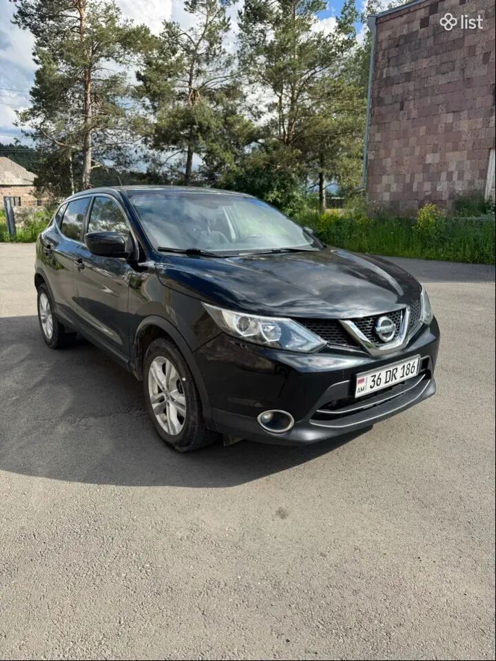 2018 Nissan Rogue Sport hatchback, 2.0L, all wheel drive