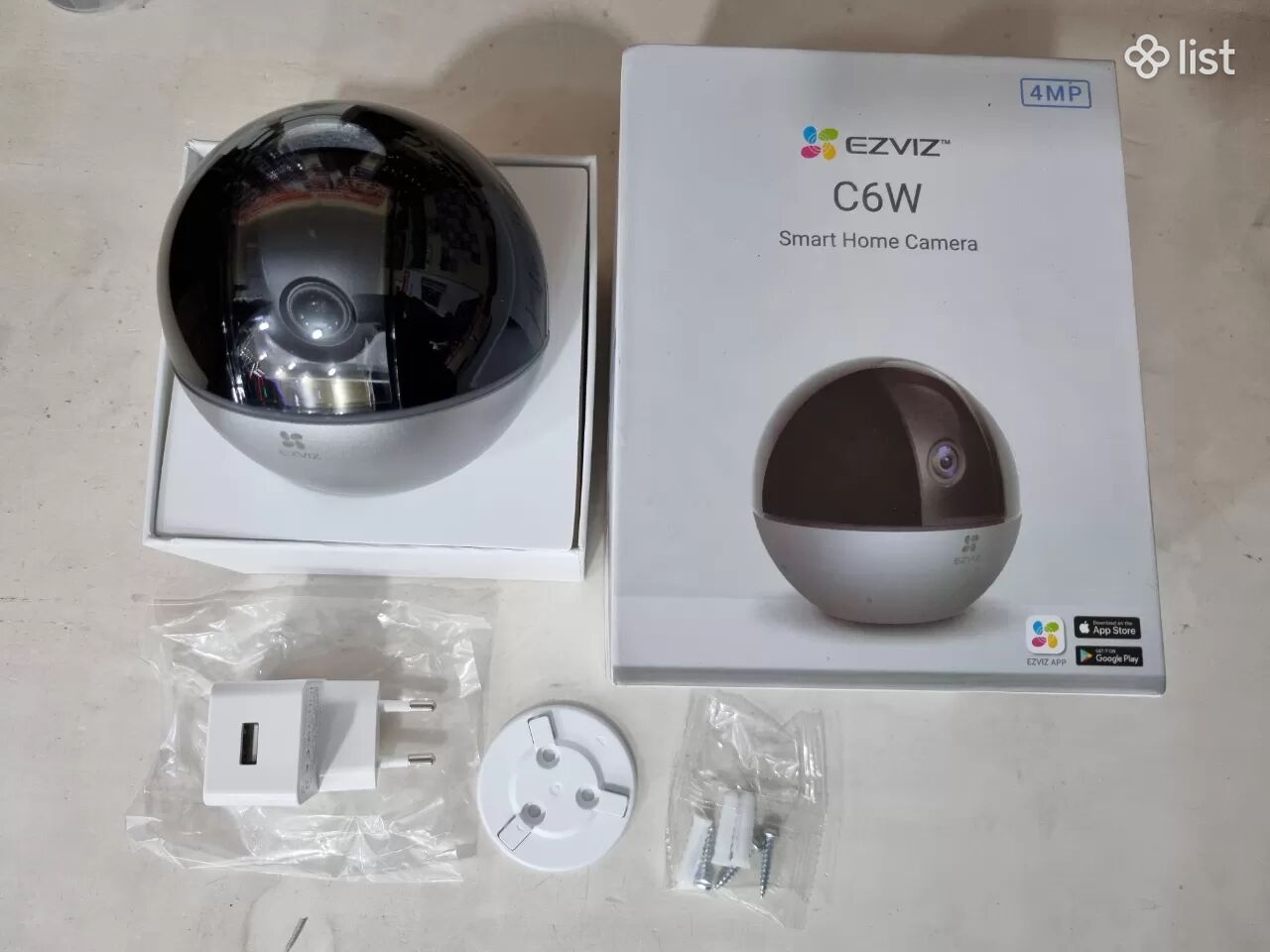 Կամեռա Ezviz c6w wdr smart home camera 4mp կամեռա ներսի համար սիրուն դիզայնով, շատ լավ որակով նկարում է