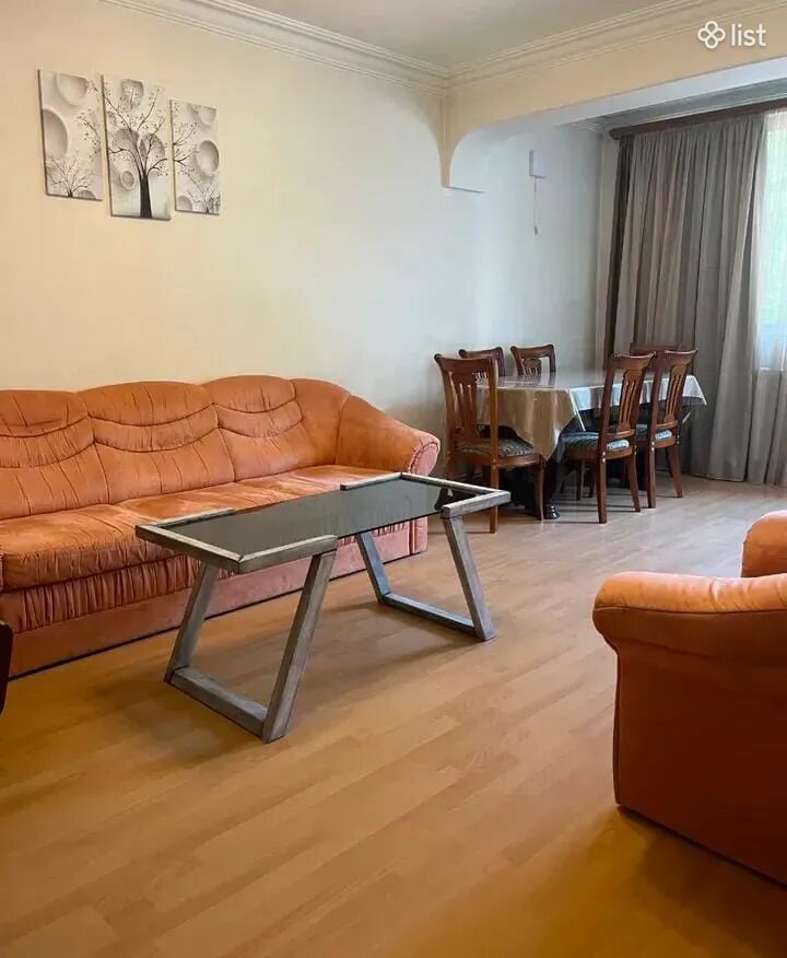 3 room apartment on Komitas Avenue in Arabkir, 75 sq.m., 3/5 floor, high ceilings, stone building