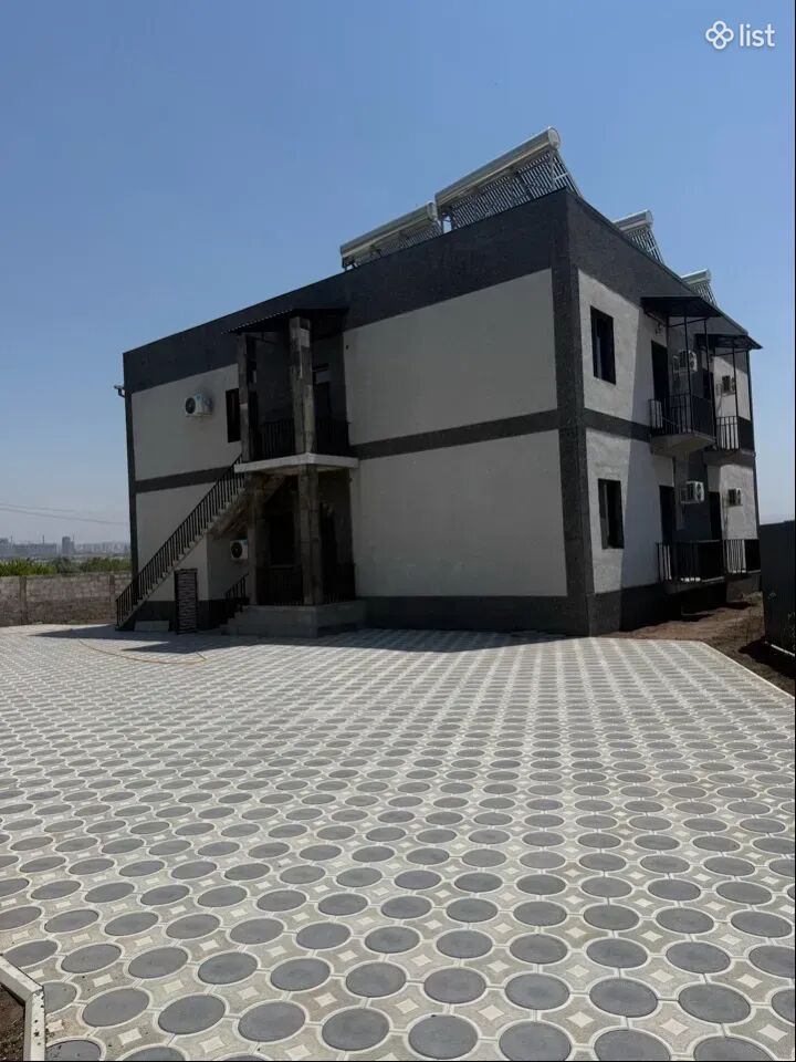 Hotel on Haghtanak 2nd Street in Malatia-Sebastia, 850 sq.m.