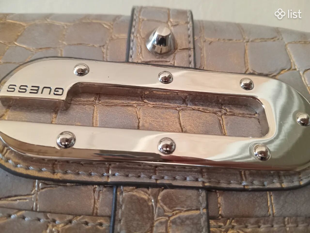 Винтажная женская сумка фирмы Guess