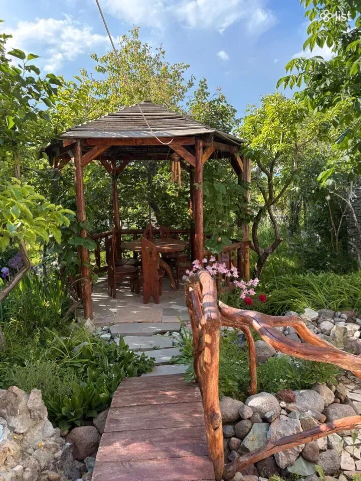 Երկու հարկանի քարե ամառանոց Լուսավորության փողոցում Ձորաղբյուրում, 90 քմ, 500 քմ հողի վրա