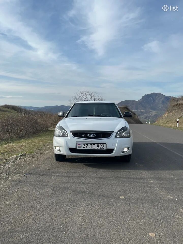 VAZ (Lada) Priora хэтчбек, 1.6 л., 2011 г., газ