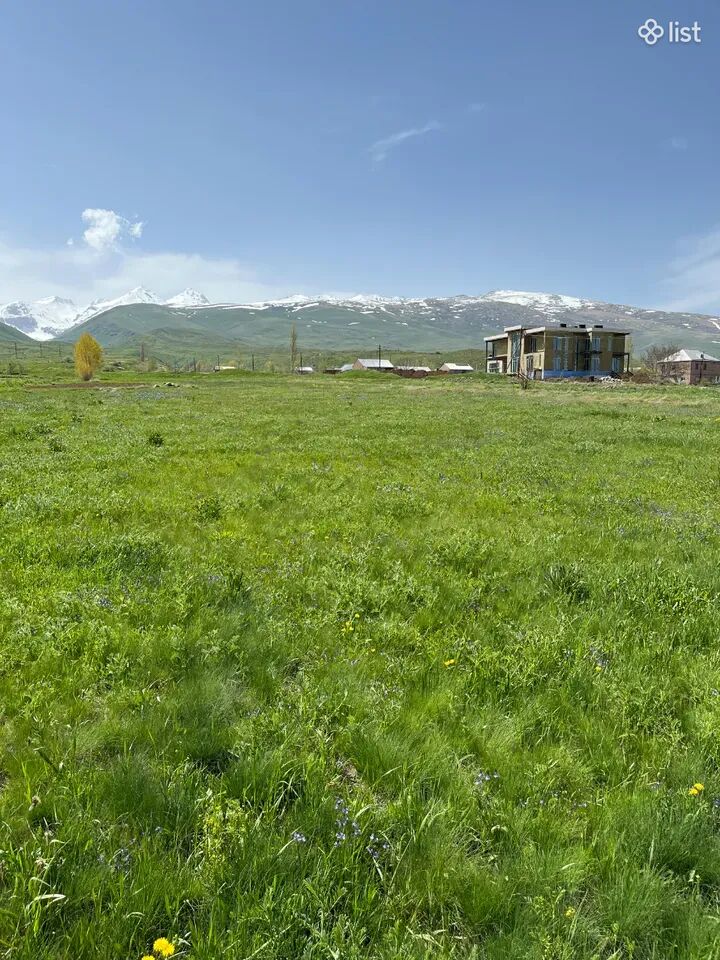 Հողատարածք բնակելի շինությունների համար 16-րդ փողոցում Արագածում, 2,600 քմ