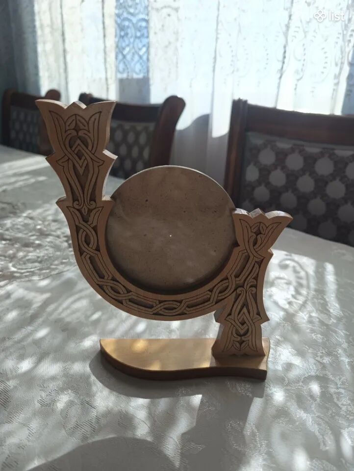 Փայտյա անվանական լուսանկարի շրջանակներ (Կ և Դ տառերով)