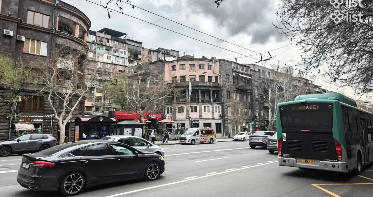 3 room apartment on Mashtots Avenue in the center, 100 sq.m., 4/10 floor