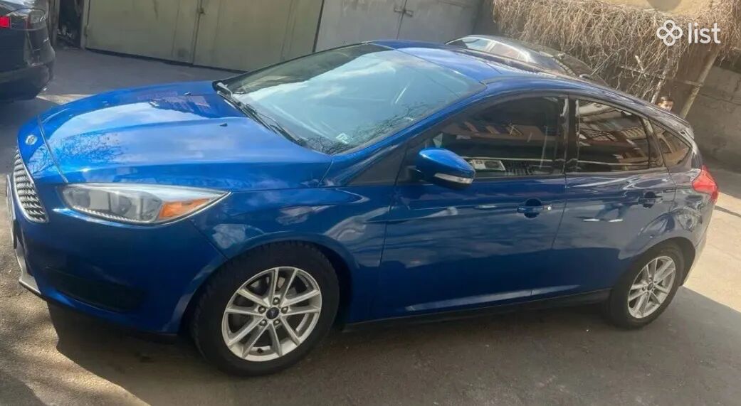 2017 Ford Focus hatchback, 2.0L
