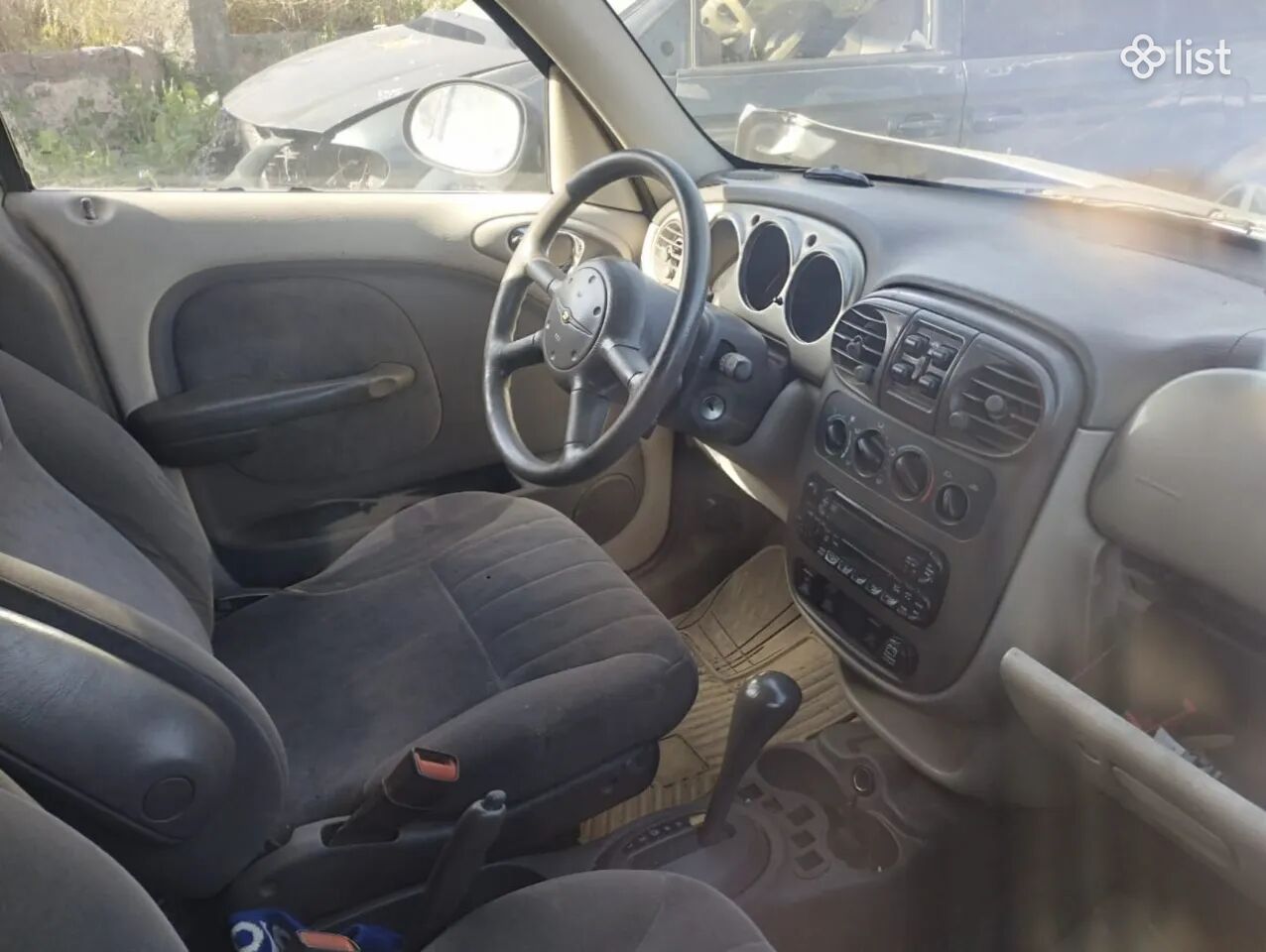 Chrysler PT Cruiser, 2002 թ.վթարված է դիմացի հատվածը մատոռ կառոպկա սալոն խադավո նորմալ մաս-մաս