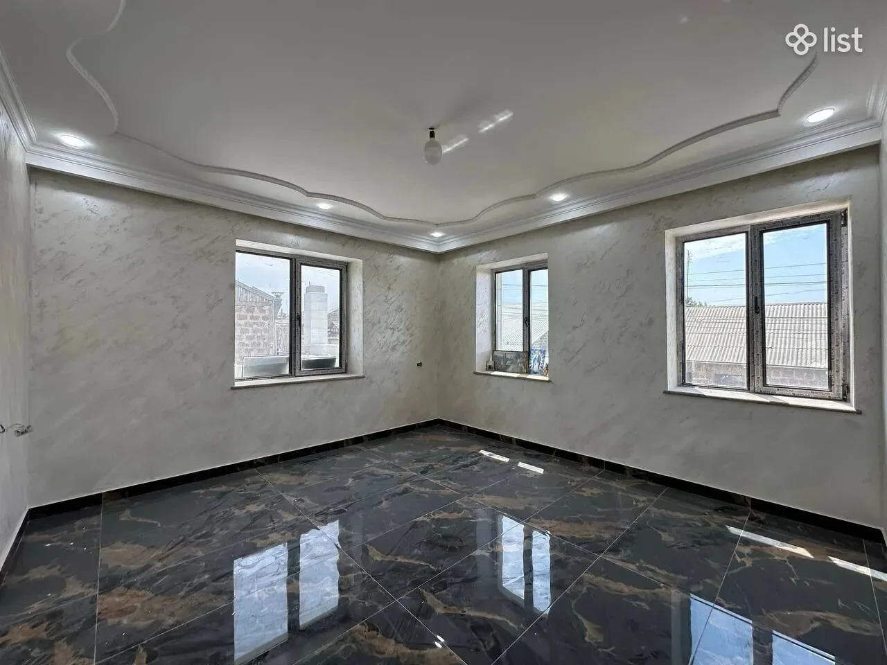 Two story house on Kentronakan Street in Aramus, 250 sq.m., on a 600 sq.m. land, 3+ bathrooms