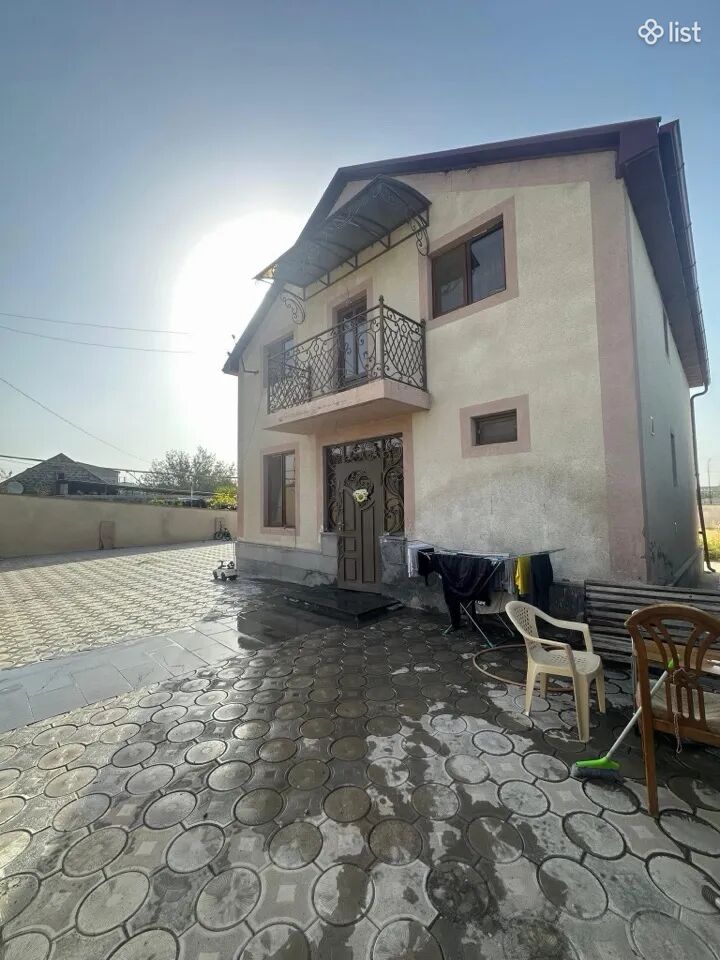 Երկու հարկանի քարե տուն Գետափնյայում, 140 քմ, 740 քմ հողի վրա, 2 սանհանգույց