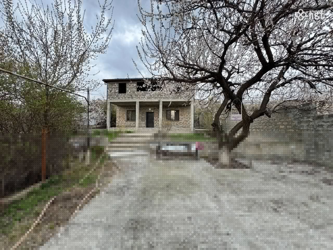 Երկու հարկանի քարե տուն Նորքի 7-րդ փողոցի 1-ին նրբանցքում Նորք-Մարաշում, 220 քմ, 1400 քմ հողի վրա