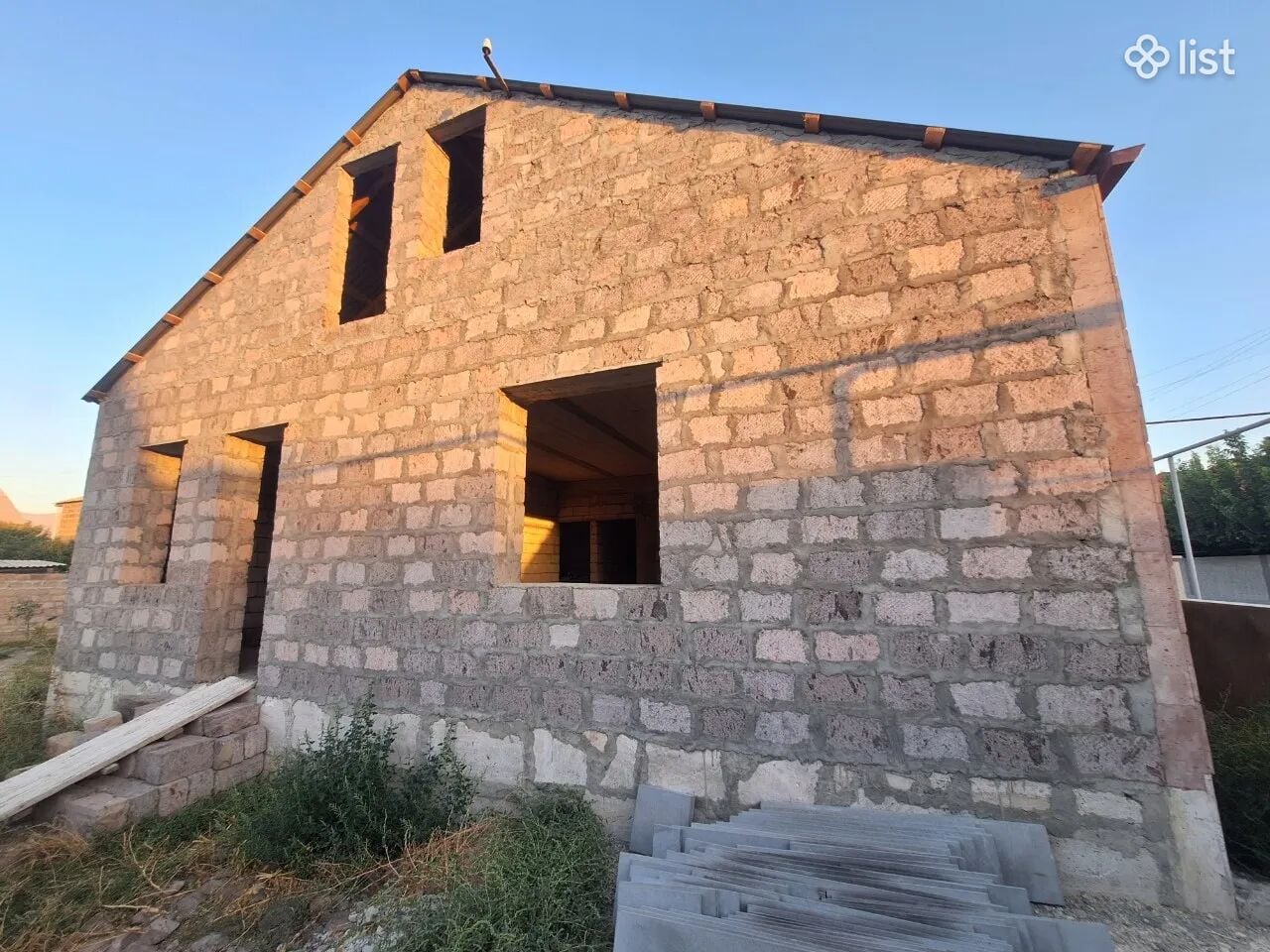 Մեկ հարկանի քարե տուն Արարատում, 110 քմ