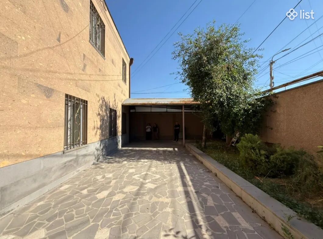 Two story stone house on Azatamartikner Avenue in Erebuni, 163 sq.m., on a 800 sq.m. land