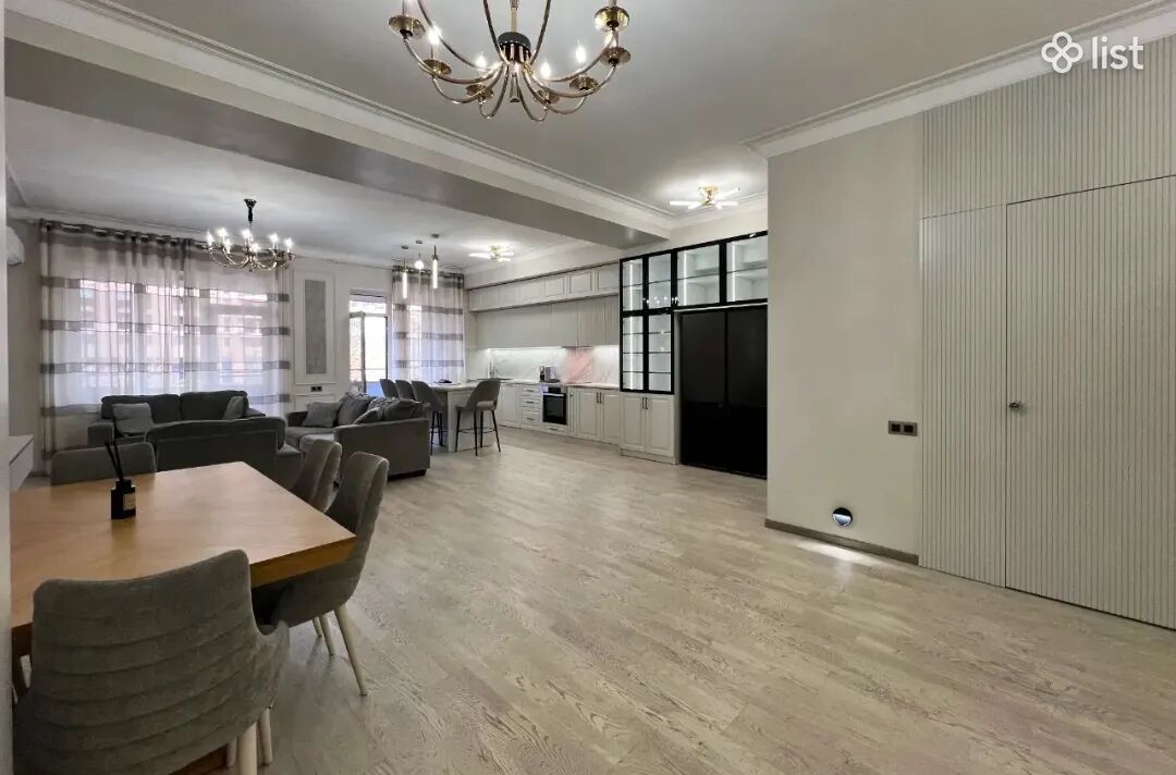 3 room apartment in a new building on Pavstos Buzand Street in the center, 119 sq.m., 3/15 floor