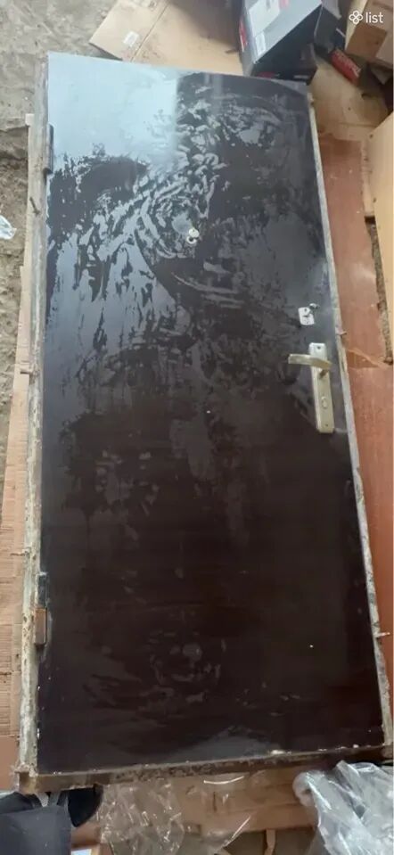 Մուտքի դուռ երկաթյա