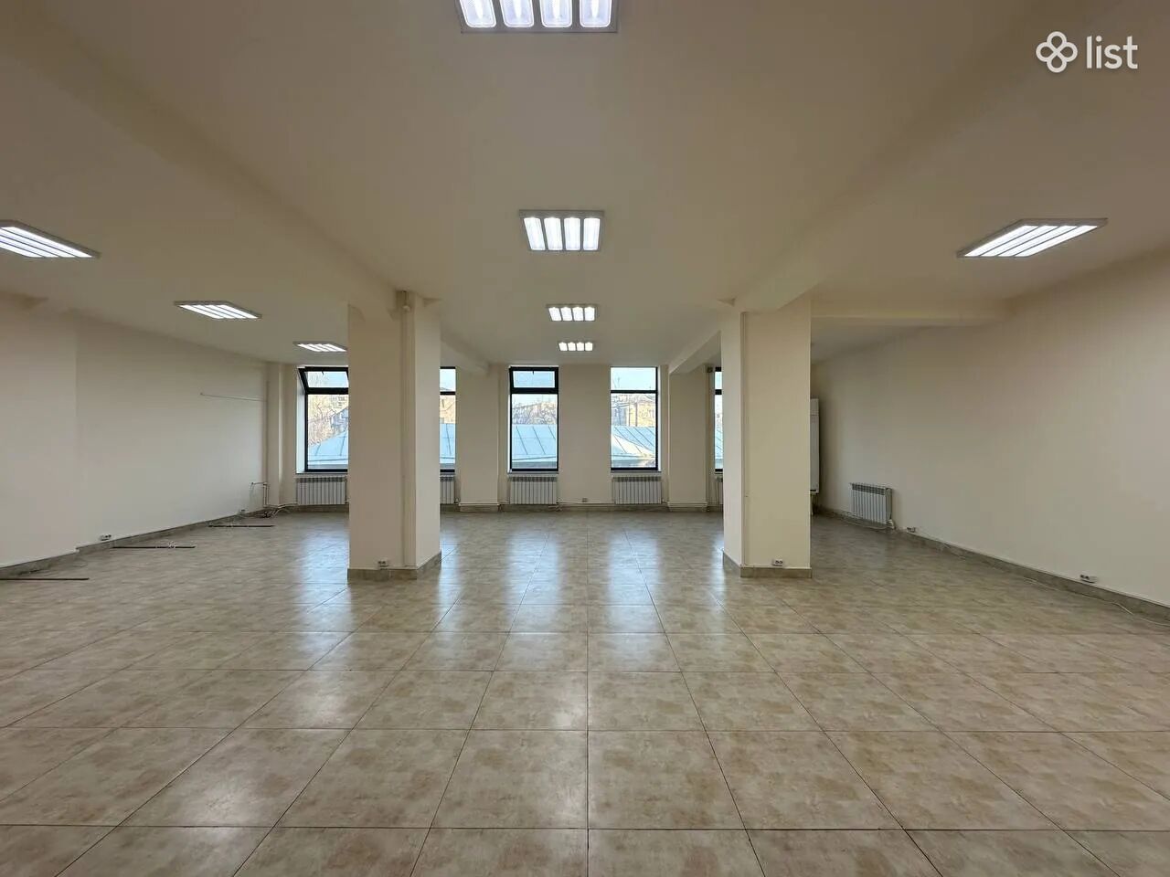 Գրասենյակային տարածք Նար-Դոսի փողոցում կենտրոնում, 110 քմ