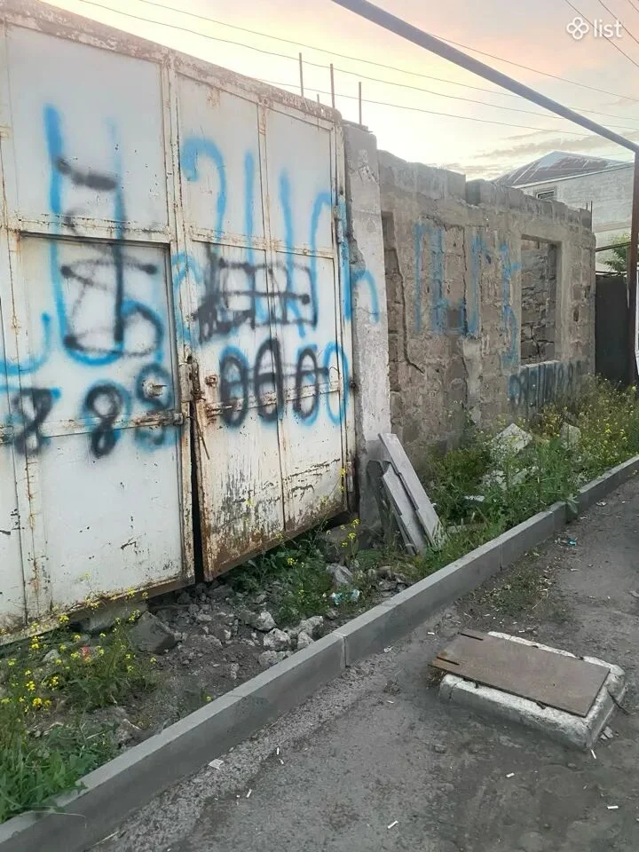 Հողատարածք բնակելի շինությունների համար Ազատամարտիկների պողոտայում Էրեբունիում, 120 քմ