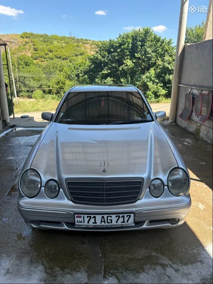 2000 Mercedes-Benz E-Class, 3.2L, gas, gray