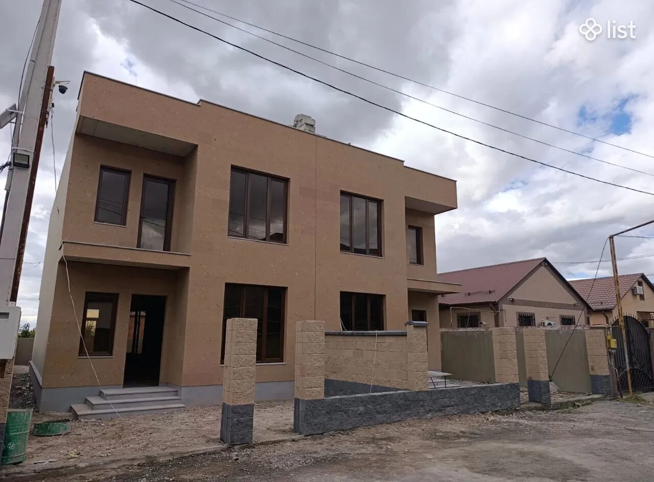 Երկու հարկանի տուն Բագրևանդի փողոցում Նոր Նորքում, 170 քմ, 188 քմ հողի վրա, 3+ սանհանգույց