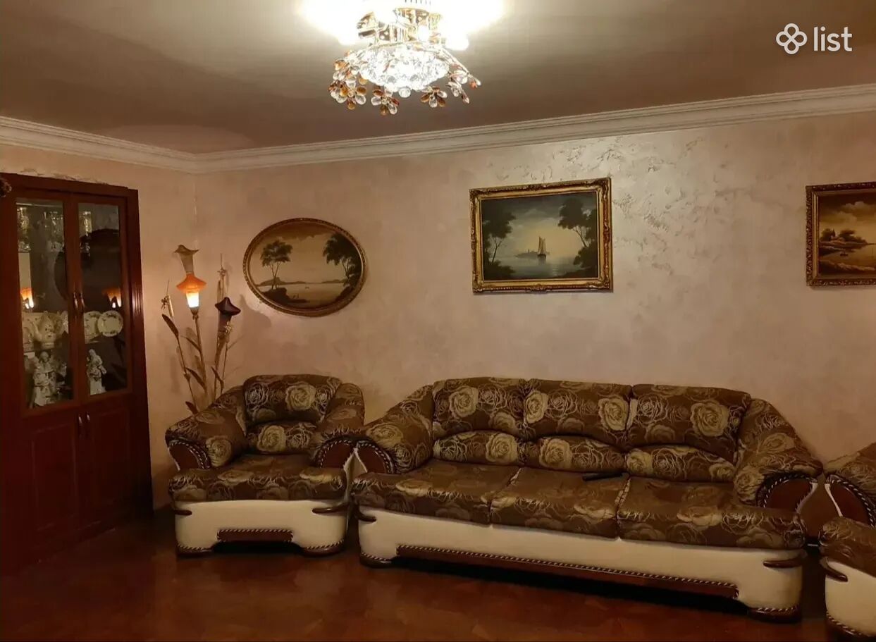2 սենյականոց բնակարան Զաքյան փողոցի 1-ին նրբանցքում կենտրոնում, 62 քմ, բարձր առաստաղներ, քարե շենք