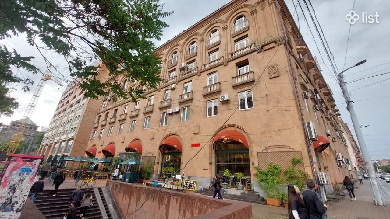 3 սենյականոց բնակարան Նալբանդյան փողոցում կենտրոնում, 112 քմ, 3/5 հարկ, 2 սանհանգույց