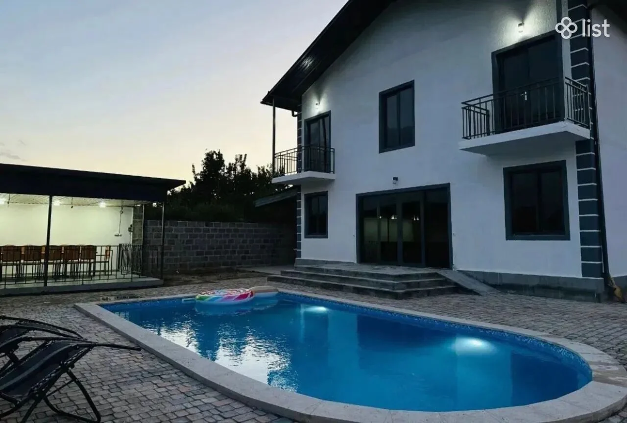 Two story stone house in Garni, 580 sq.m., on a 500 sq.m. land, 3+ bathrooms