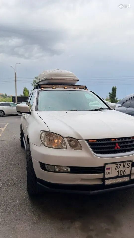 2001 Mitsubishi Airtrek wagon, 2.0L, gas, white