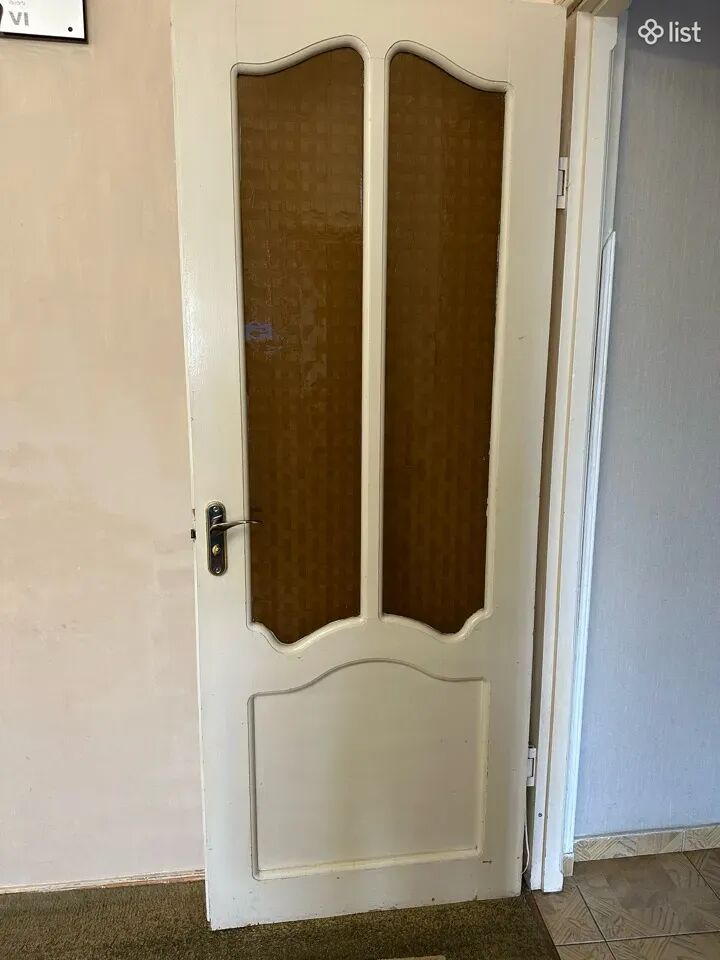 Փայտի լավ դռներ, շատ լավ վիճակում 5 հատ