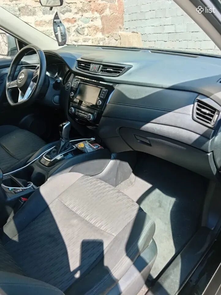 2019 Nissan Rogue, 2.5L, all wheel drive, gas, green