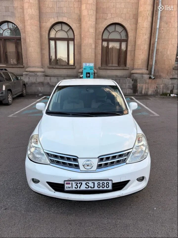 Nissan Tiida, 1.5 л., 2009 г., газ