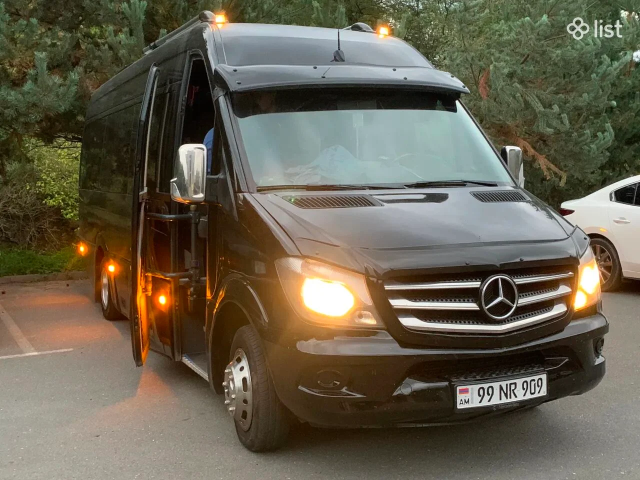 Պատվերով Mercedes Sprinter 18 -20 տեղ 8 տ սպրինտեռ