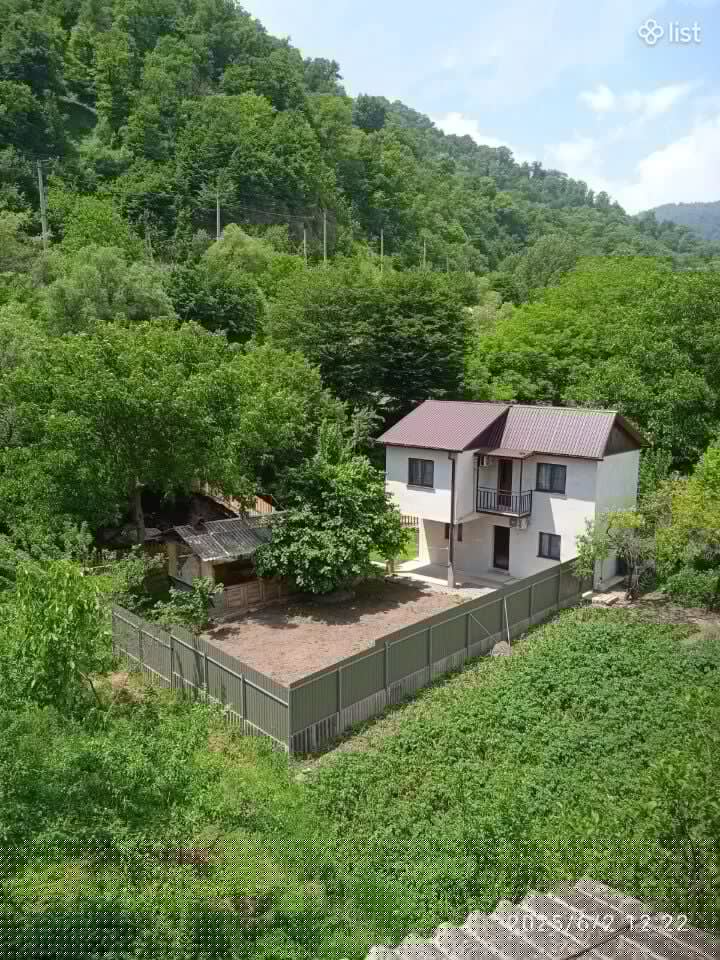 Երկու հարկանի քարե տուն 2-րդ փողոցում Թեղուտում, 70 քմ, 400 քմ հողի վրա