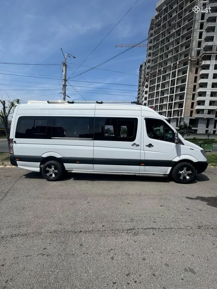 Ուղեվորափոխադրում 20 նստատեղ