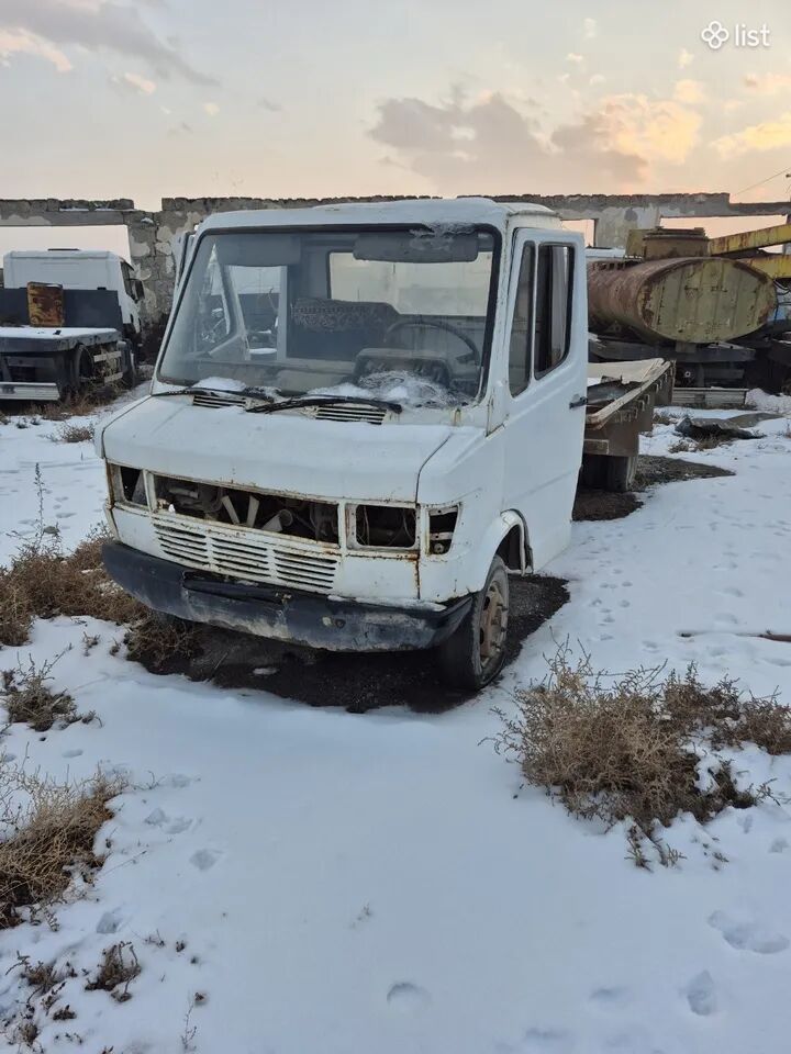 Flatbed Truck Mercedes-Benz, diesel, 4x2, 1994 y.
