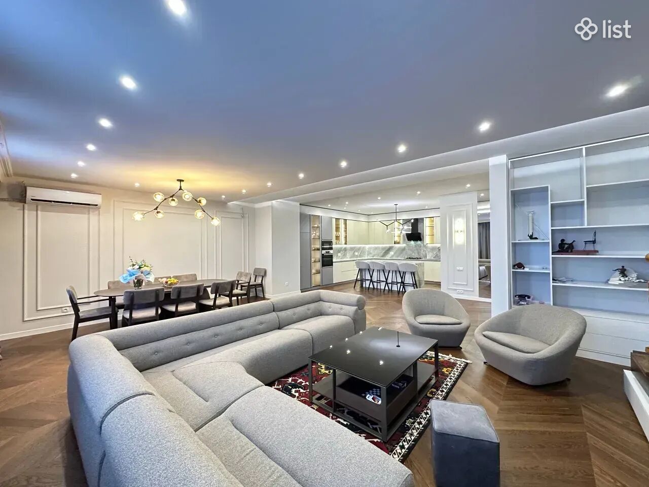 Spacious 3 room apartment on Sayat-Nova Avenue in the center, 162 sq.m., 2 bathrooms, high ceilings