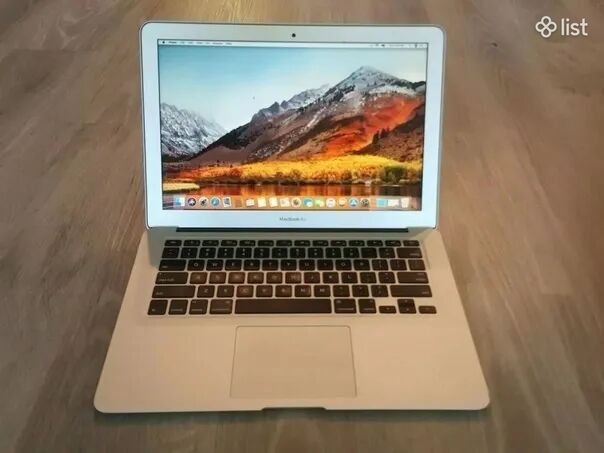 Apple MacBook A1466 / i5 / 4GB RAM / 128GB SSD / 13.3"