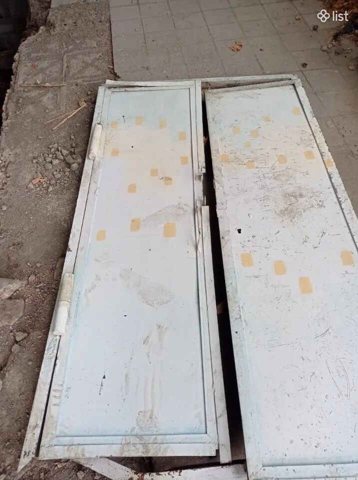 Երկաթյա դուռ դռները