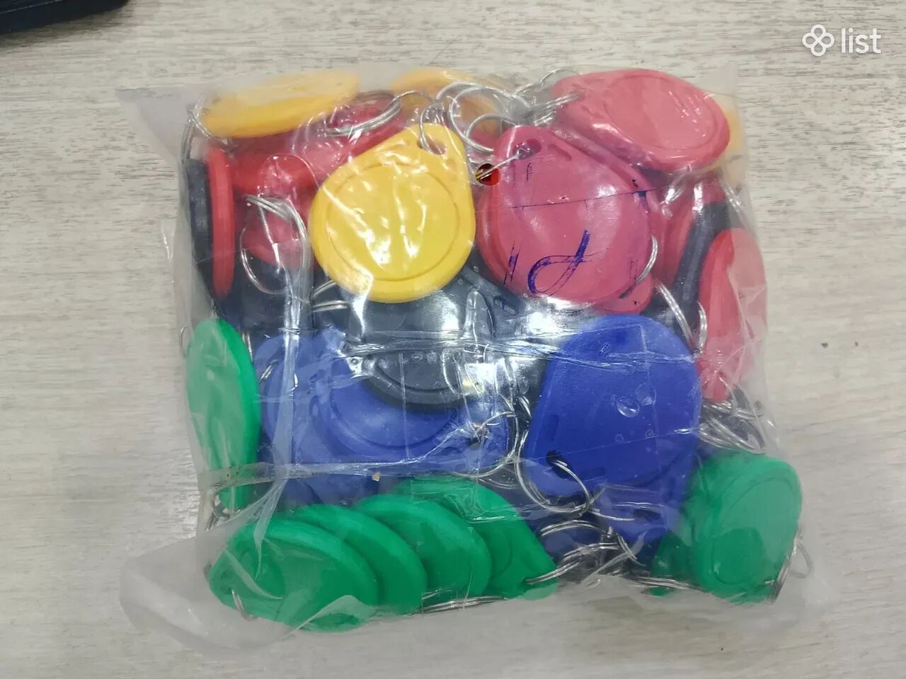 Դամաֆոնի չիպեր տարբեր գուների