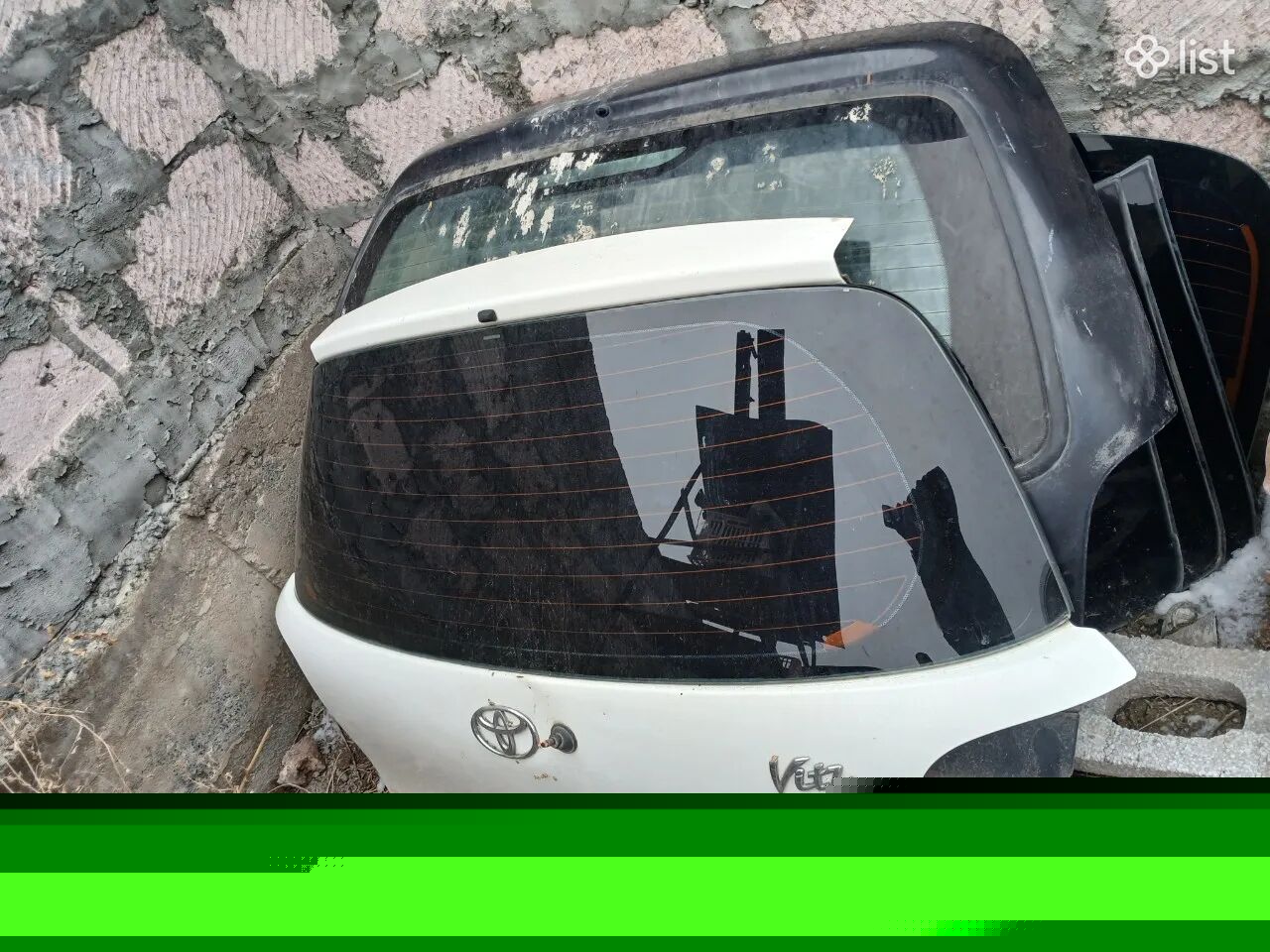 Բեռնախցիկ բագաժնիկ Toyota Vitz