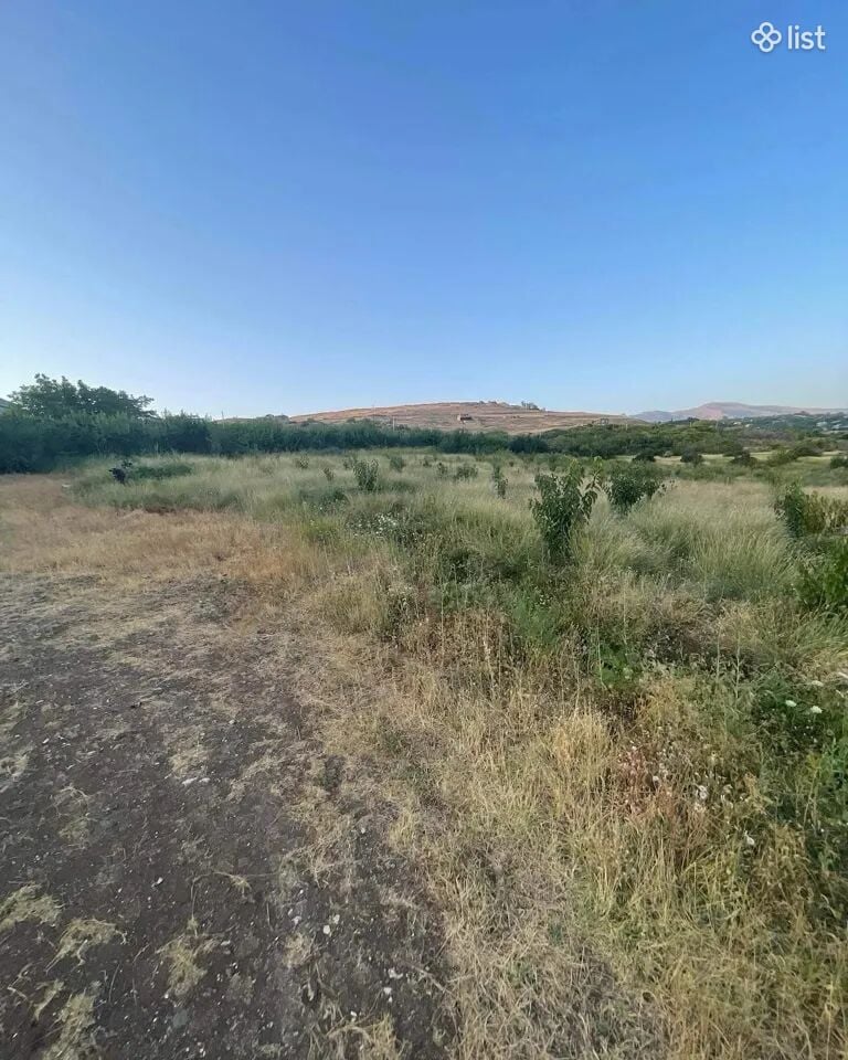 Գյուղատնտեսական հողատարածք Ուշիում, 5,500 քմ