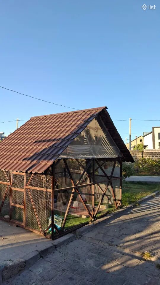 Թռչունների Վանդակ (առանձնատուն)