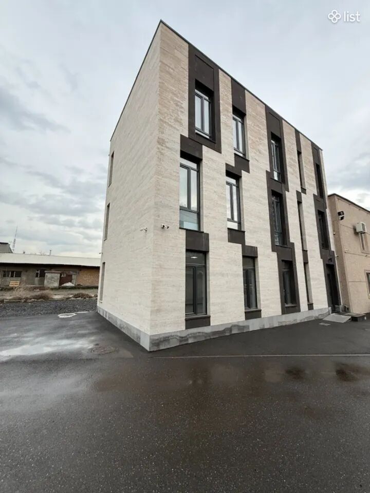 Office Space on Arshakunyats Avenue in the center, 95 sq.m.