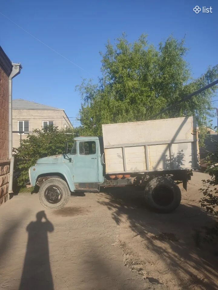 Բեռնափոխադրումներ Զիլ 130