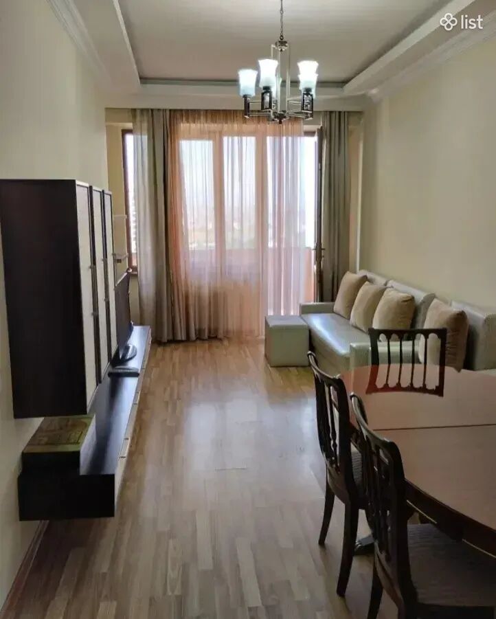 3 սենյականոց բնակարան նորակառույց շենքում Ադոնցի փողոցում Արաբկիրում, 80 քմ, բարձր առաստաղներ